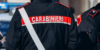 Non può recarsi dai carabinieri per sporgere querela, i militari vanno a domicilio